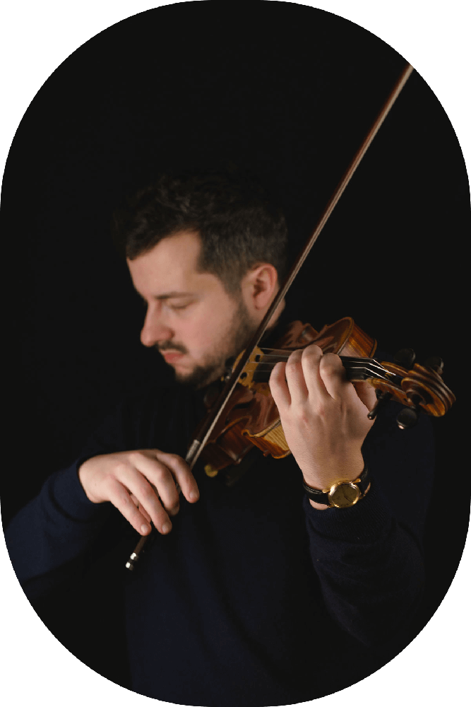 Portrait of Hugo Meder playing the violin